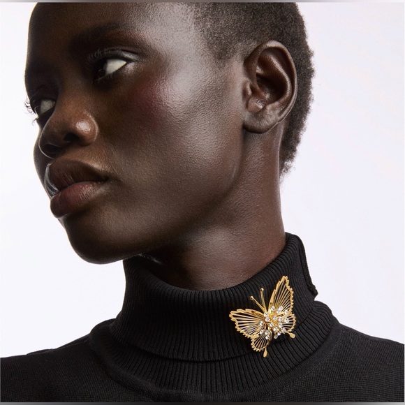 Vintage Monet “Spinneret” Gold Plated w/ Swarovski Crystals Butterfly Brooch - Picture 6 of 8